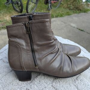 Women's Clarks Gray Taupe Leather Booties Size 9